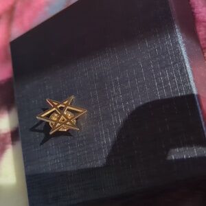 Unicursal Hexagram Thelemite Star Aleister Crowley Badge/Pin/Brooch